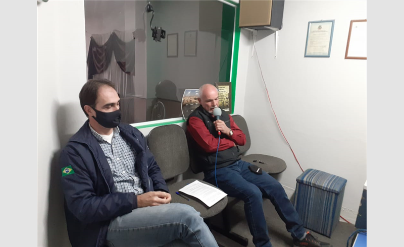 Representantes da Emater de Restinga Sêca falaram em entrevista sobre safra no município e outros assuntos 
