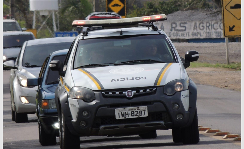 Confusão no centro de Restinga Sêca termina com homem ferido.