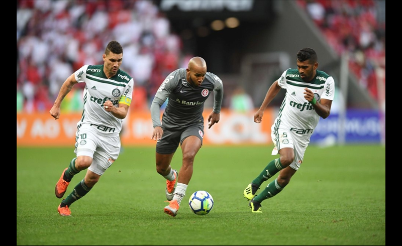Em Beira-Rio lotado, Inter empata com Palmeiras