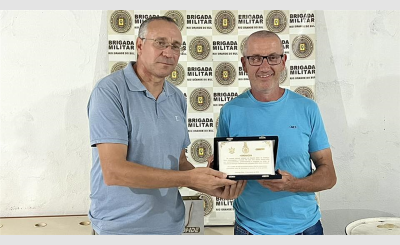 Brigada Militar presta homenagem a policial que passa para a reserva em Restinga Sêca