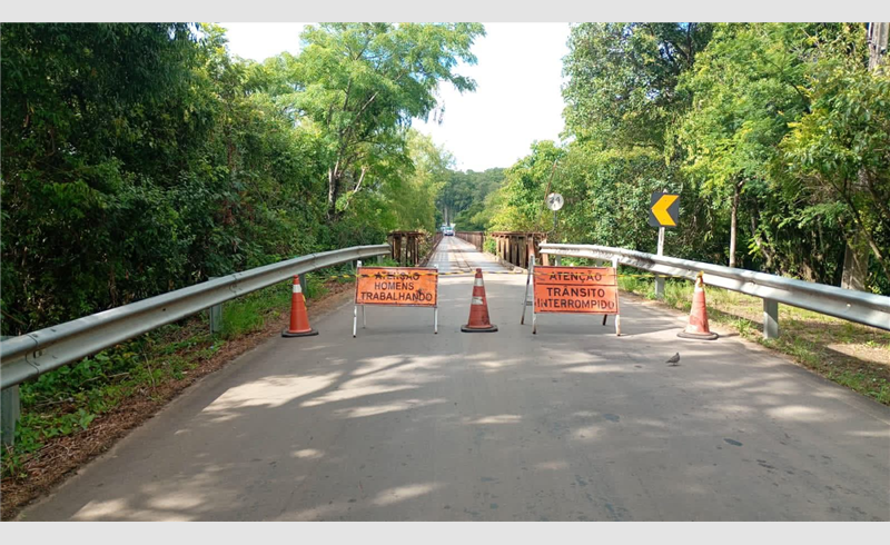 Trânsito na ponte das Tunas sofre interrupções para obras de recuperação