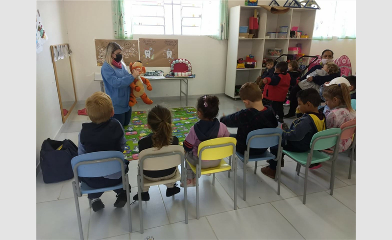Projeto de higiene bucal na EMEI Dezidério Fuzer