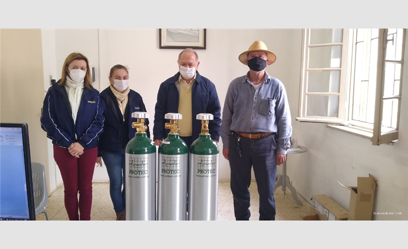 MDB doa cilindros de oxigênio para Hospital São Francisco