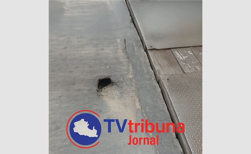 Buraco na ERS-149 oferece risco a motoristas no Passo das Tunas