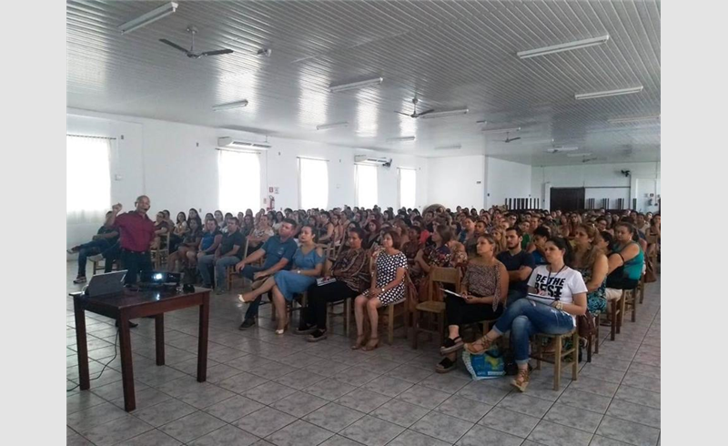 Município realiza encontro de volta às aulas