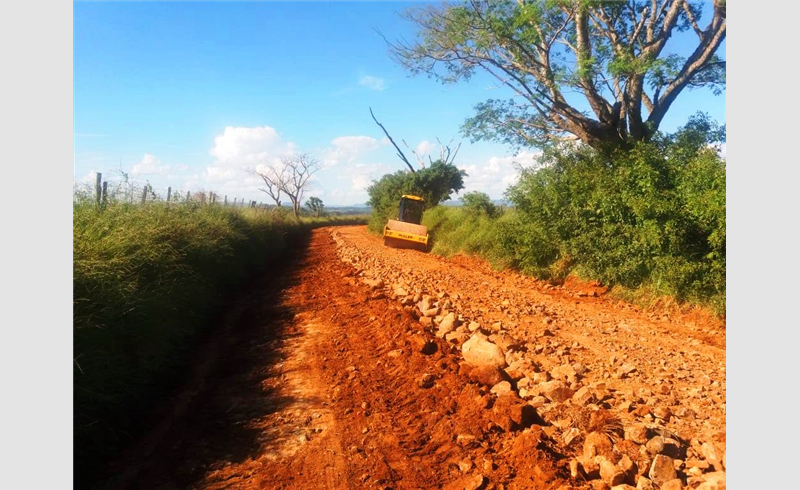 Município realiza melhorias no interior antes do período de colheita