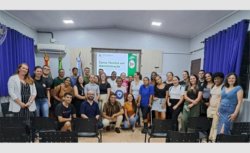 Escola Érico Veríssimo inaugura primeira turma do Técnico em Administração 