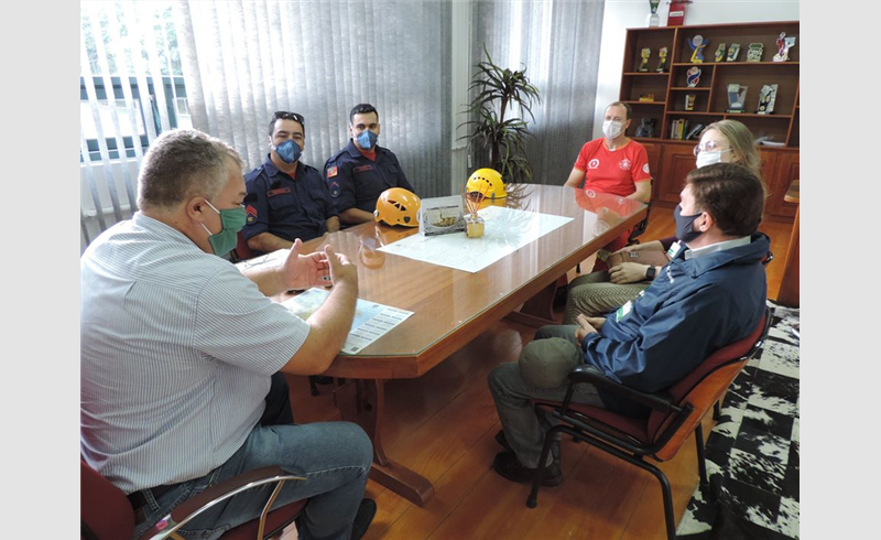Bombeiros de Restinga Sêca dão como encerrado o incêndio em Agudo
