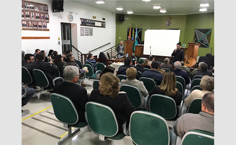 Emater e Secretaria da Agricultura promovem palestras sobre o cultivo de oliveiras  e uso de agrotóxicos