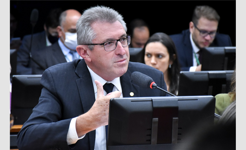 Comissão de Agricultura aprova convite para presidente da Petrobras explicar aumento do diesel