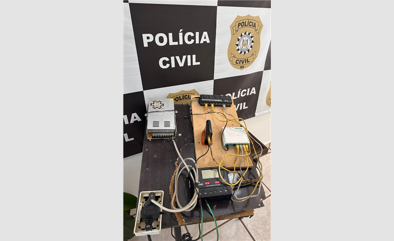 Ação da Polícia Civil apura furto de energia elétrica em Dona Francisca.