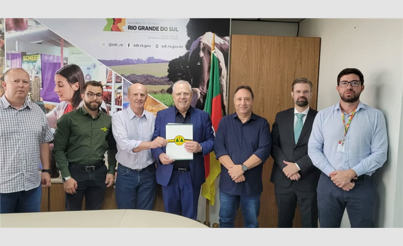 Celetro discute fortalecimento do cooperativismo em audiência com Secretário Estadual