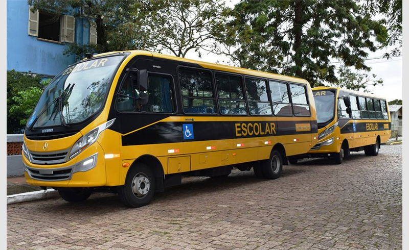 Município adquire dois ônibus novos para a Educação