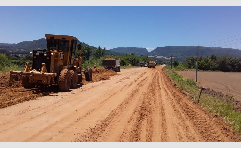 Começou as obras de pavimentação do acesso a Faxinal do Soturno, na Região Central