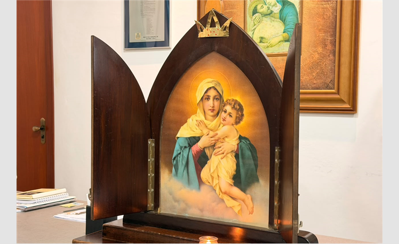 Mãe Rainha visita a Prefeitura de Restinga Sêca