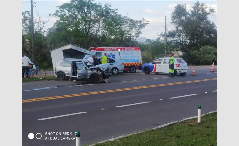 Mais um acidente é registrado na RS-149, desta vez envolvendo um Fiat Uno e um Ford Fiesta