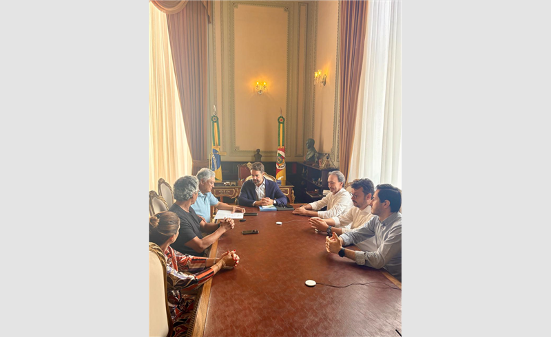 Governador Eduardo Leite e lideranças do governo recebem Deputado Brito com pauta voltada a obras estratégicas para a região Central do Estado