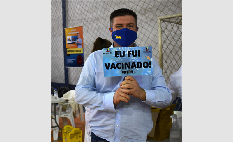 Prefeito Paulo Ricardo Salerno tomou a primeira dose contra a Covid-19