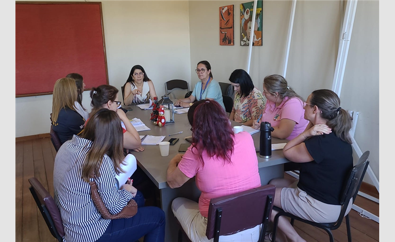 SME realiza reunião com supervisores pedagógicos e equipe do Sistema Maxxi de Ensino