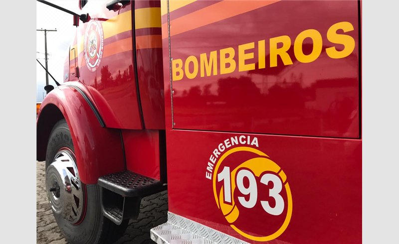  Bombeiros controlam incêndio em estufa de fumo na localidade de Boqueirão da Estiva