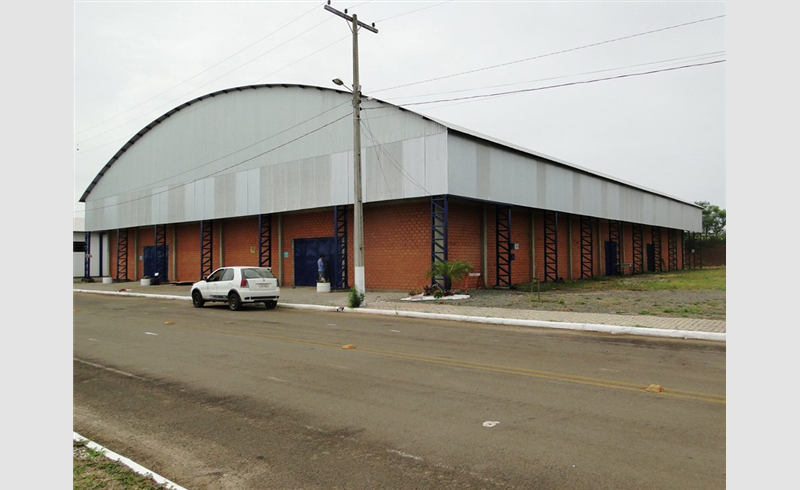 Prefeitura conclui obras no pavilhão do Centro de Eventos Municipal