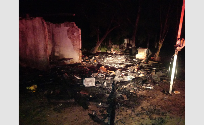 Casa e carro são consumidos por incêndio no interior de Restinga Sêca 