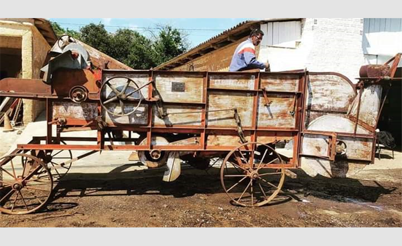 Trilhadeira antiga é doada para o município 