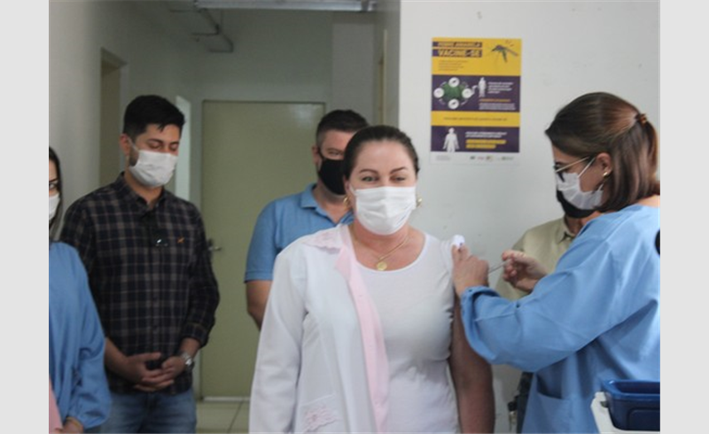 Primeira restinguense é imunizada contra a Covid-19