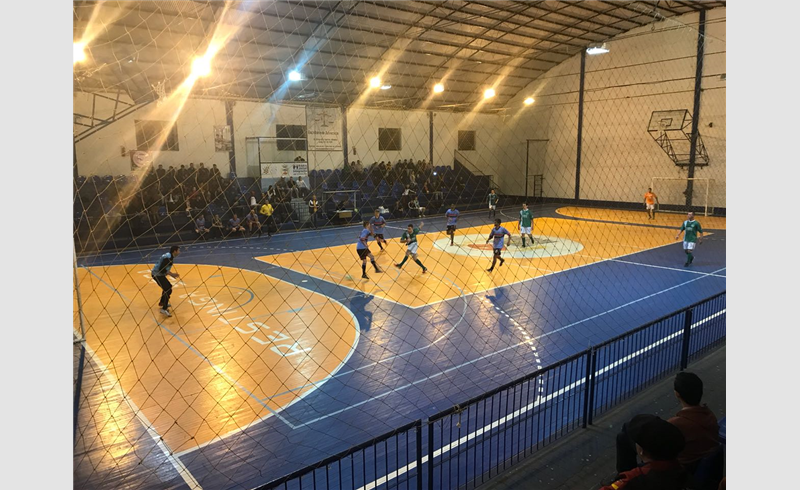 Postural Fit/Gaúcho e Escritório do Elton disputam o título do Campeonato Municipal de Futsal 2018