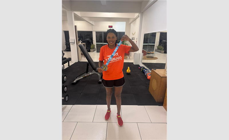 Marcia Keniana conquista 1º lugar em categoria na Meia Maratona Internacional Brasil-Argentina