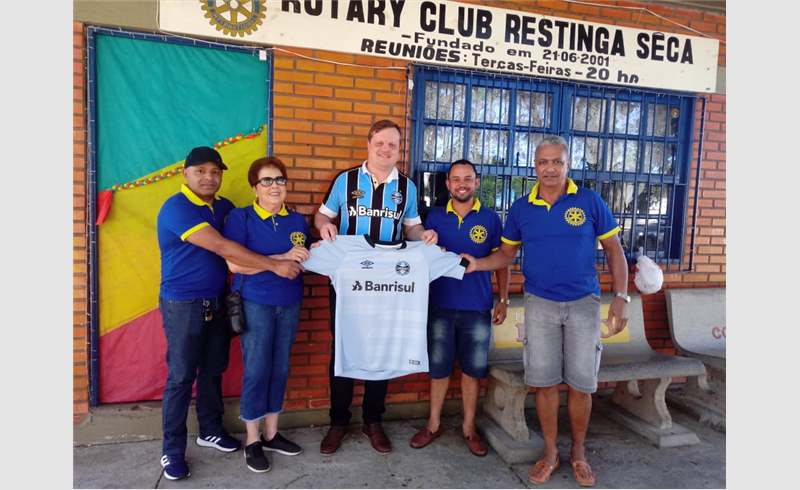 Consulado do Grêmio de Restinga Sêca doa camiseta para Campanha de Doação de Sangue