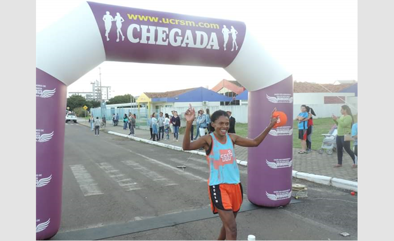 Marcia Keniana vence duas corridas no mesmo dia