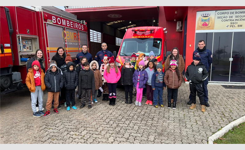 Visita Educativa: Alunos de Nova Palma Conhecem a Rotina do Corpo de Bombeiros