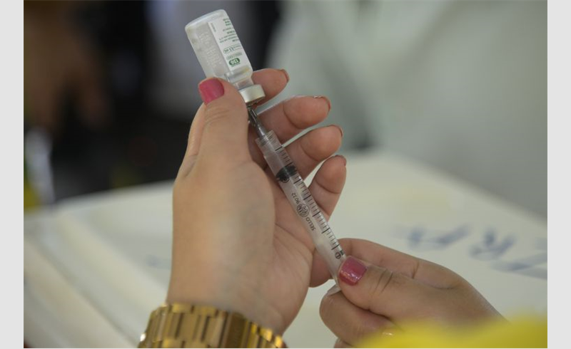 Vacina contra gripe será aberta para todos a partir de segunda