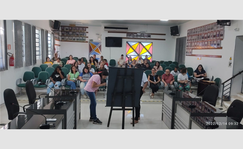 Feira de Iniciação Científica levou alunos da Escola Sete de Setembro para a Câmara de Vereadores