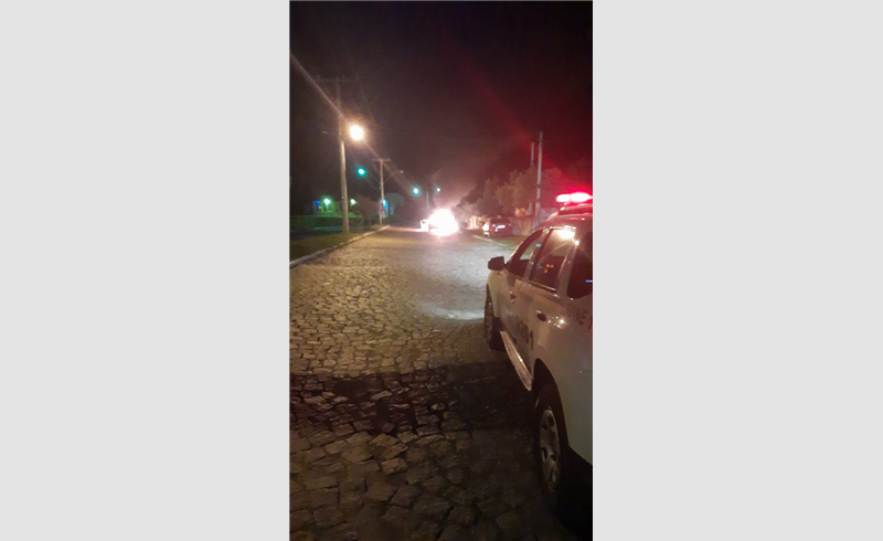 Carro pega fogo em Avenida na cidade de Formigueiro