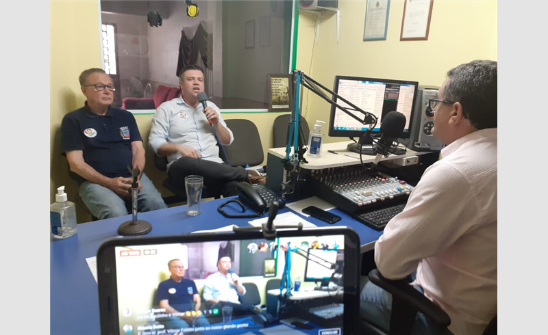 Tribuna de Restinga e Panorama Geral, da rádio Líder Fm, entrevistaram o candidato a reeleição à Prefeitura Paulo Ricardo Salerno 