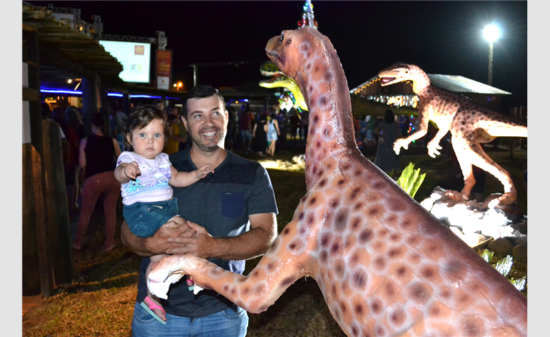 Aberta oficialmente a programação do  15º Natal Iluminado da Quarta Colônia – Parque dos Dinossauros