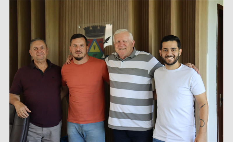 Visita do formigueirense professor Celso Giacomini