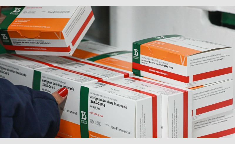 Secretaria da Saúde do Estado distribui doses para municípios completarem esquema vacinal da Coronavac