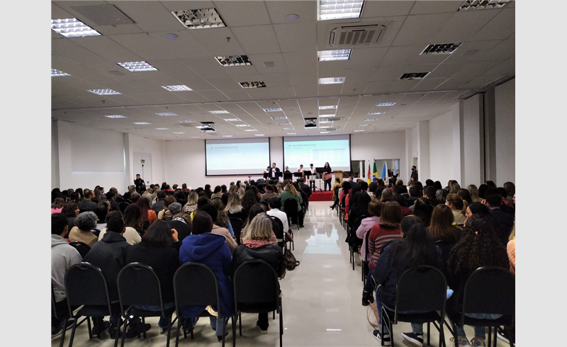 Formação de professores e demais profissionais da Rede Municipal de Educação de Restinga Sêca  promoveu reflexão sobre um novo jeito de educar