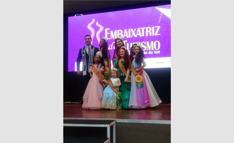 Restinga Sêca conquista duas coroas no concurso Embaixatriz do Turismo 2025