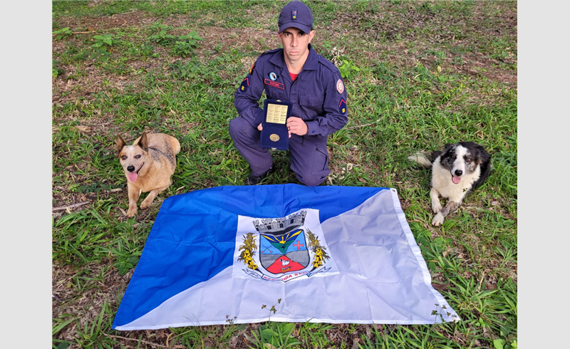 Restinguense recebe medalha da 55ª Legislatura pelo trabalho do Canil do Corpo de Bombeiros de Santa Maria