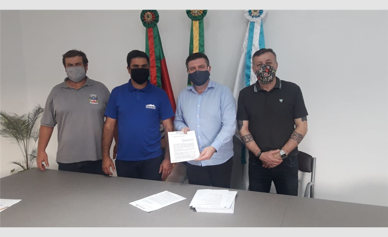 Assinado contrato para mais pavimentações das ruas do município
