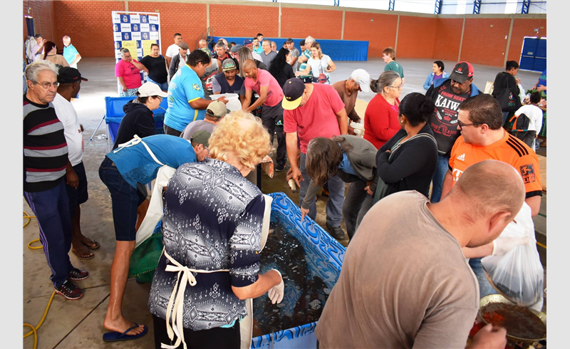 Mais de 800 quilos de peixe são comercializados na Feira do Peixe Vivo de Restinga