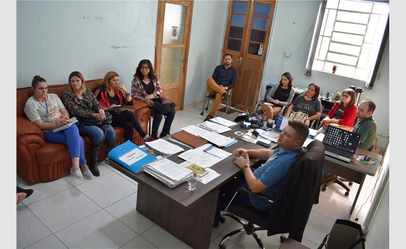 Servidores municipais se reuniram com prefeito nesta quinta