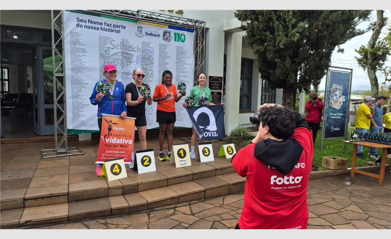 Márcia Keniana conquista 1º lugar na categoria em rústica comemorativa em Selbach