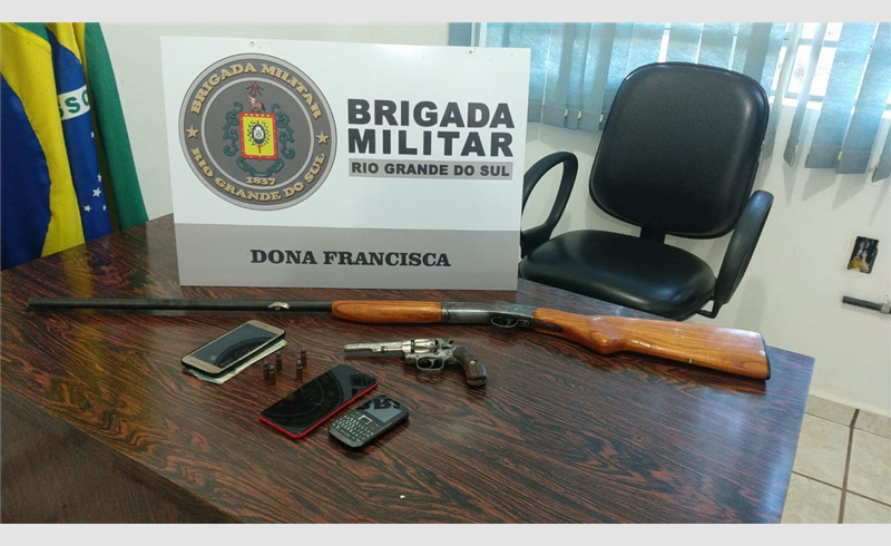 Em ação conjunta entre  Polícia Civil e Brigada Militar,  Canil do 2°BPChoq de Santa Maria e Susepe foi cumprido mandados de busca e apreensão  em Dona Francisca  