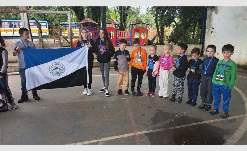 EMEF Sete de Setembro celebra 114 anos com atividades cívicas e integração escolar