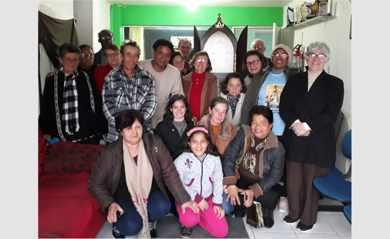 Rádio comunitária recebe a visita da imagem da Mãe Rainha Três Vezes Admirável de Schoenstadt